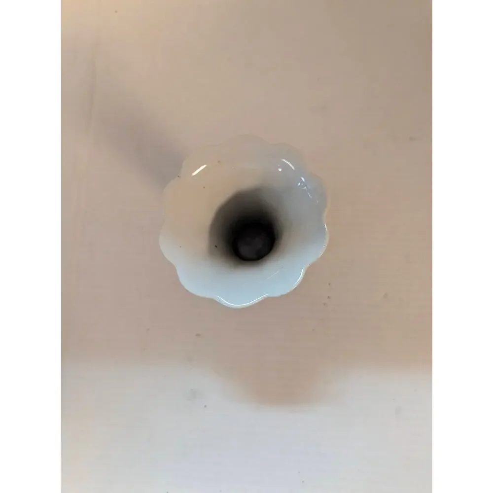 Vintage Blue and White Porcelain Flared Scalloped Trumpet Vase Thailand 6.25